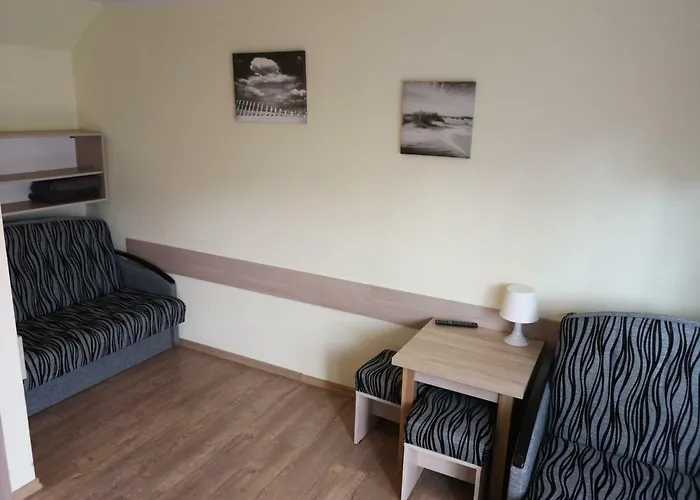 Δωμάτια σε οικογενειακή κατοικία Siodemka *